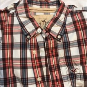 Hollister Men’s Red Plaid Button Up Large